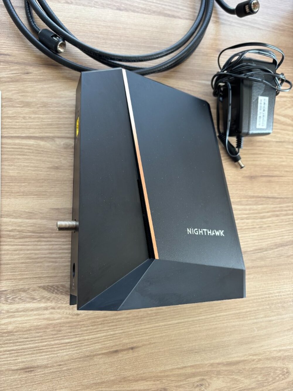 NETGEAR Nighthawk Modem (CM2000) - Picture 5 of 9